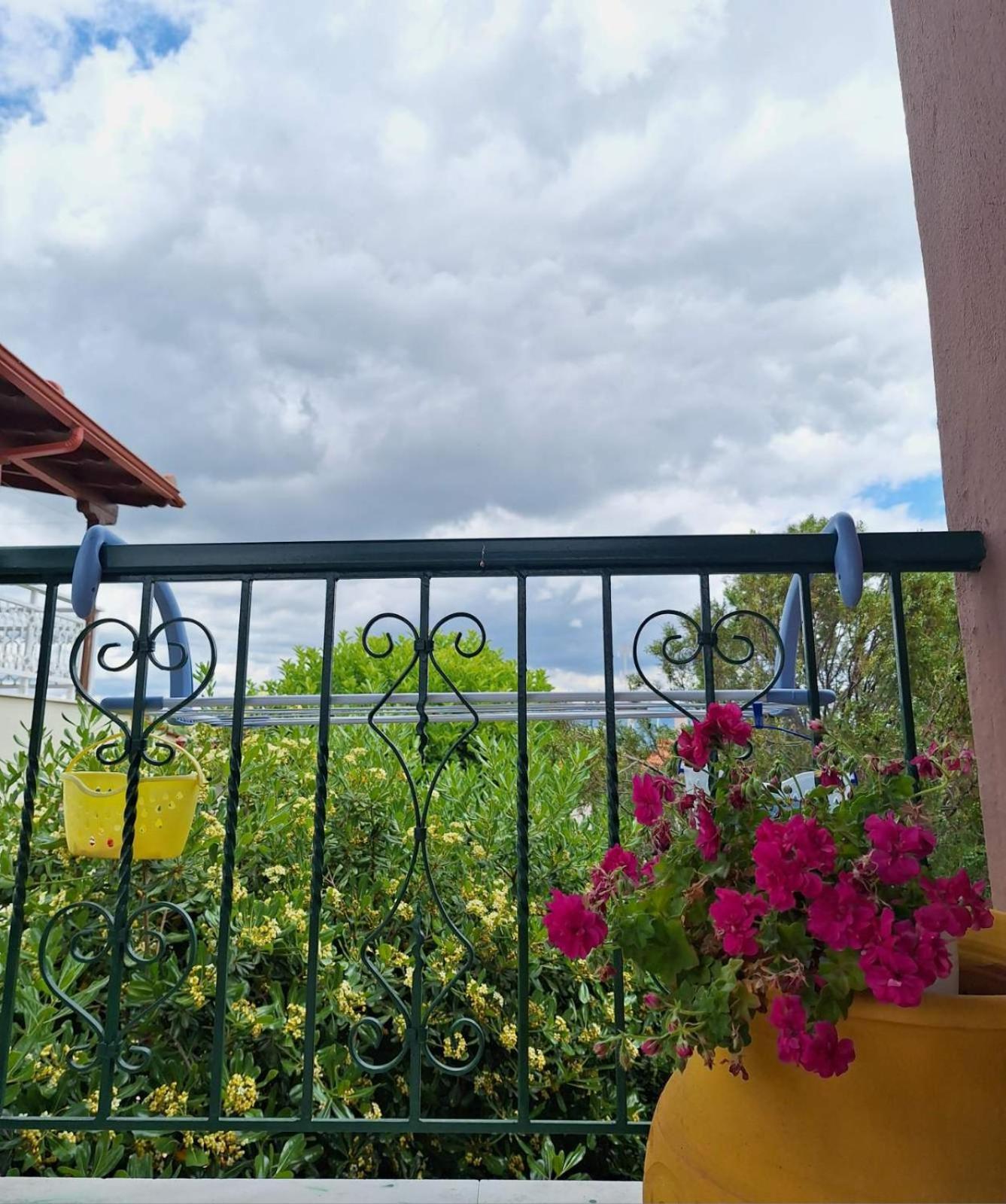 Roadhouse, Nilie Hospitality Mgmt Villa Флогита Екстериор снимка